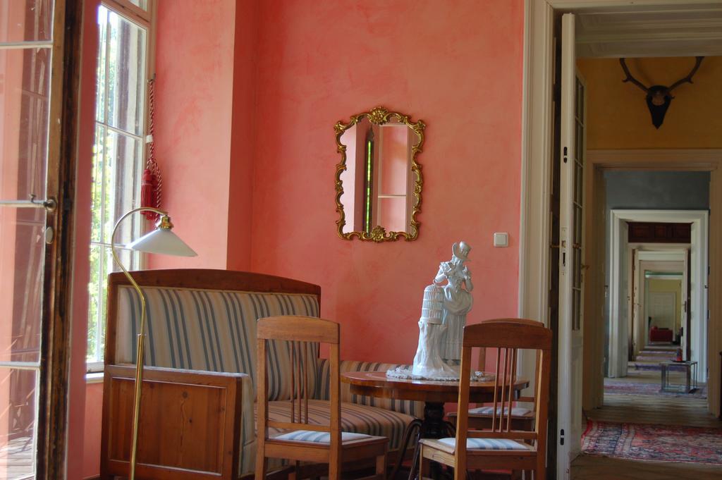 Gaestehaus Schloss Aschach อาชาค อัน แดร์ โดเนา ภายนอก รูปภาพ